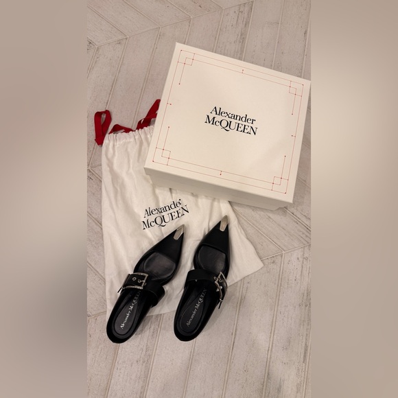 Alexander McQueen Shoes - Alexander McQueen Black Kitten Heel Shoes